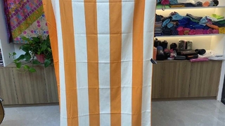 serviette de plage à rayures